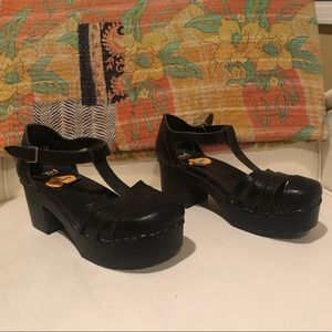 Black closed toe Swedish Hasbeens